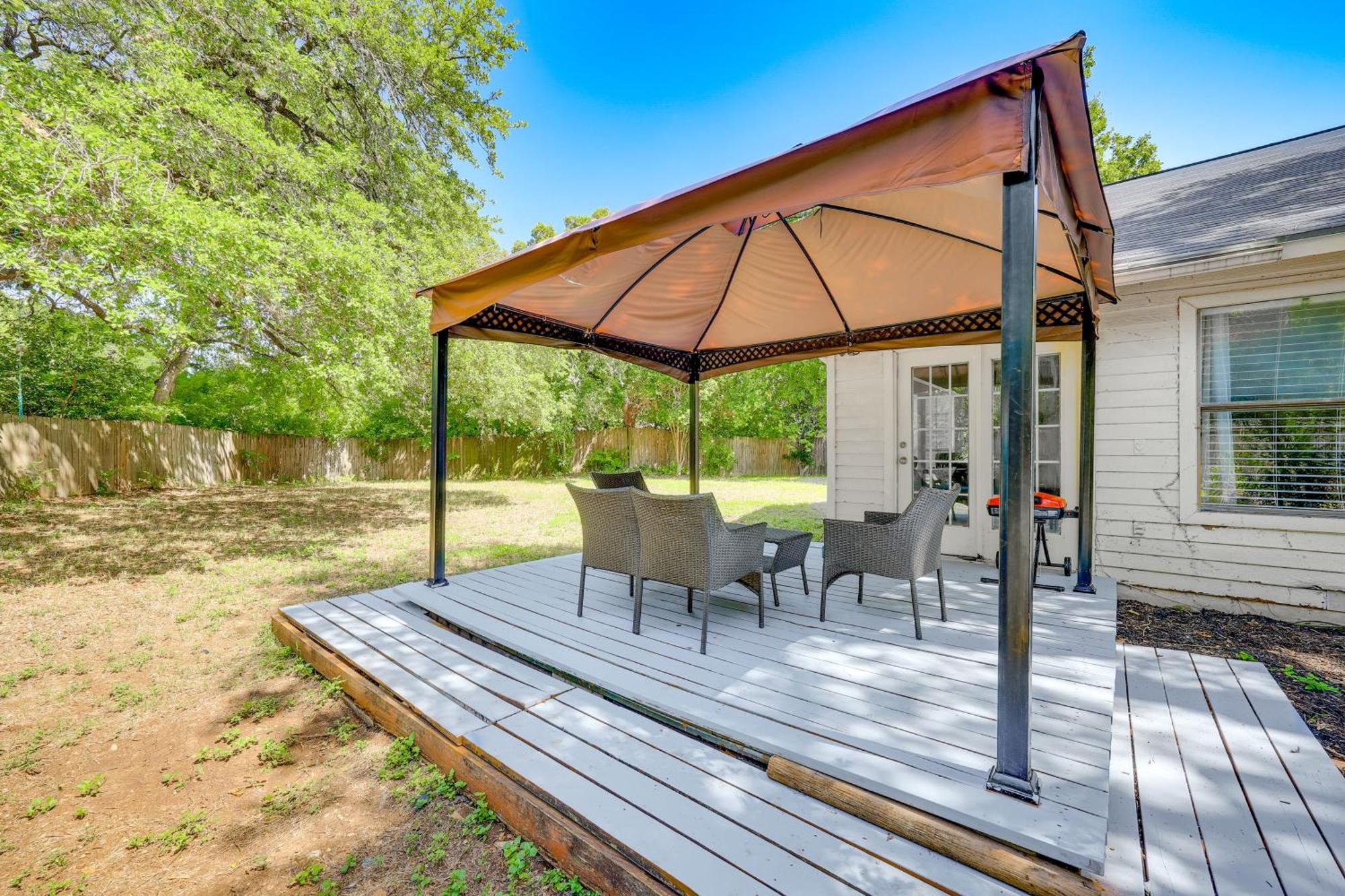 Spacious San Antonio Home Google Fiber, Game Room エクステリア 写真