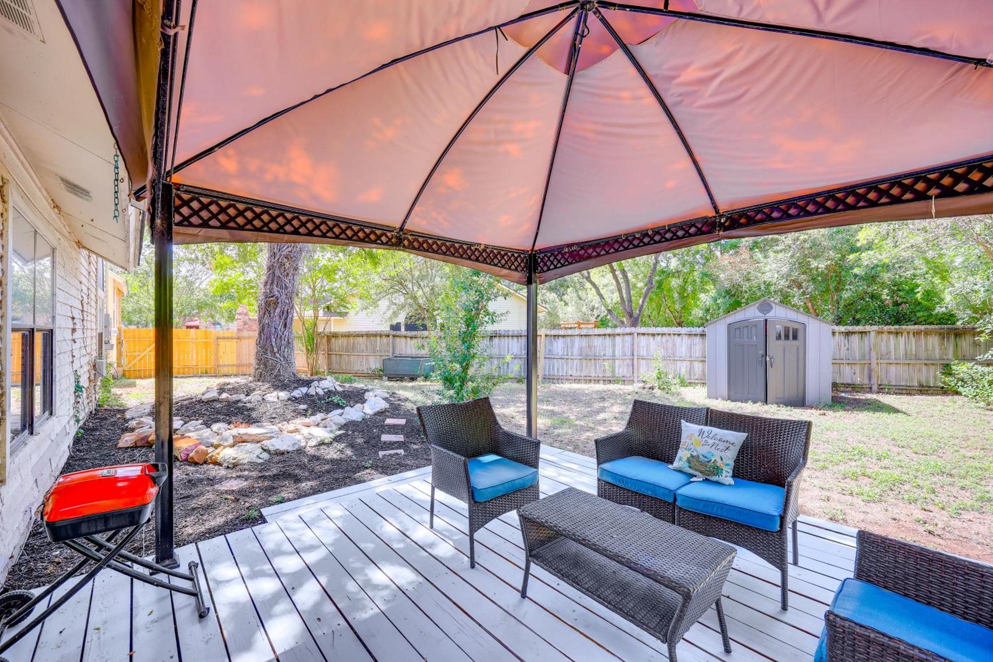 Spacious San Antonio Home Google Fiber, Game Room エクステリア 写真